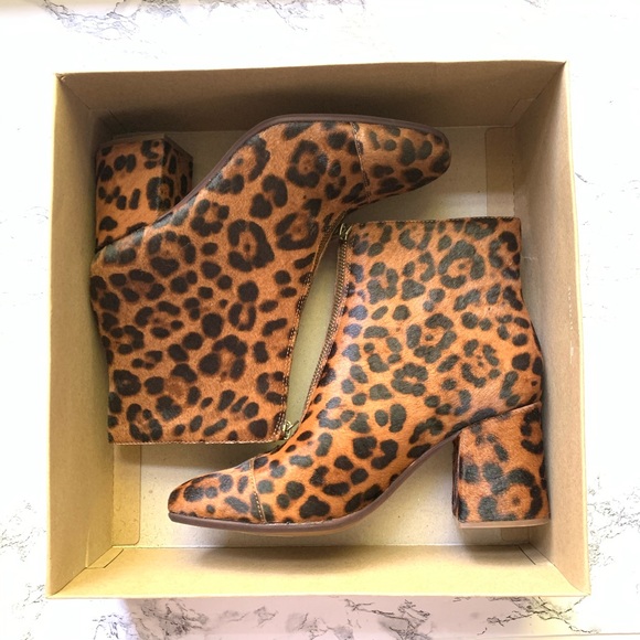 Madewell The Amalia Zip Boot in Leopard Calf Hair - Picture 6 of 9